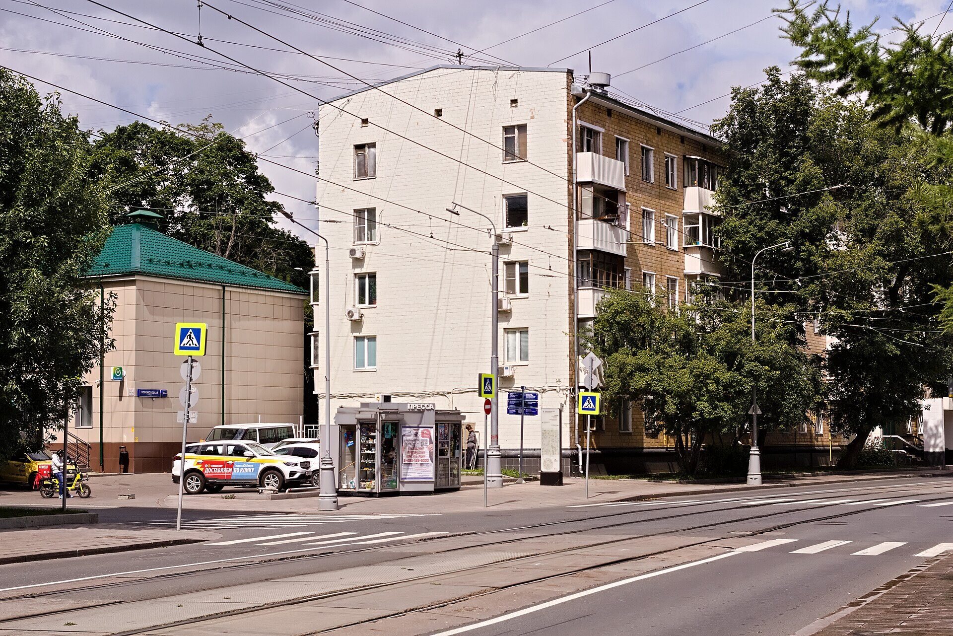 Новокузнецкая улица, 18 с1 — И-511 в центре Москвы