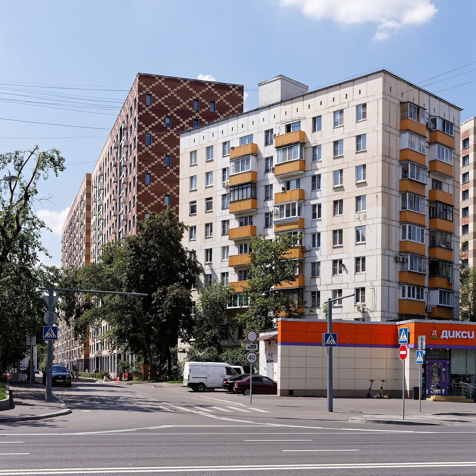 Волгоградский проспект, 14 — угол Большого Симоновского переулка
